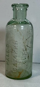 Vintage 1880er Halls Katarrh Kur Medizin Flasche geprägt Aqua (?) - Bild 1 von 6