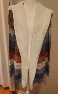 Almost Famous Damen mehrfarbige Strickjacke mit Kapuze und Sherpa-Kragen 70er Vibe Größe M - Bild 1 von 9
