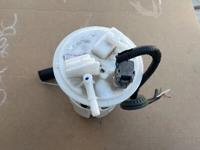 Bomba de tanque de combustible de gasolina Subaru Outback 2015-2019 2,5 L OEM Foto 1 de 4