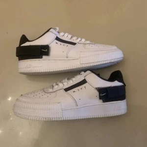 Nike Air Force 1 Type Volt - Picture 1 of 6