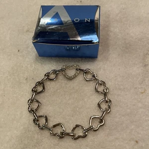 Brazalete Avon Corazones Abiertos Tono Plata Vintage con Estrás Corazones Vinculados 8 pulgadas - Imagen 1 de 4