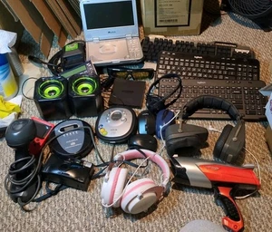 Electronics Lot Keyboards Headphones Camera CD Player *Read* Not Junk - Picture 1 of 10