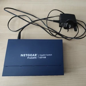 Netgear GS108v4 ProSAFE 8-portowy przełącznik gigabitowy - niebieski - Zdjęcie 1 z 4