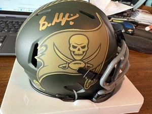 BAKER MAYFIELD TAMPA BAY BUCCANEERS SIGNED STS 2025 MINI HELMET BECKETT COA - Picture 1 of 5