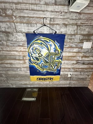 Bandera de Los Angeles Chargers de Justin Patten Foto 1 de 2