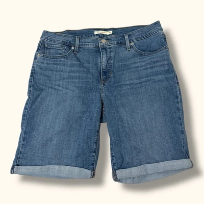 Pantalones cortos de mezclilla Bermudas clásicas para mujer Levi’s Plus 16W tiro medio dobladillo enrollado verano Foto 1 de 4