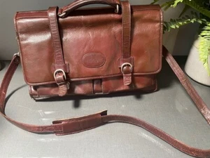 Unisex Bugatti Vintage Leather Messenger Briefcase Bag - Picture 1 of 5
