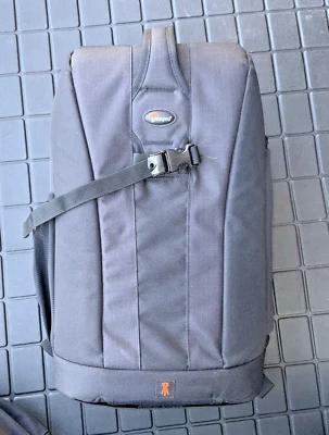 Lowepro Flipside 300 Padded DSLR Camera Backpack Original Version Black NWT #105 - Image 1 of 3