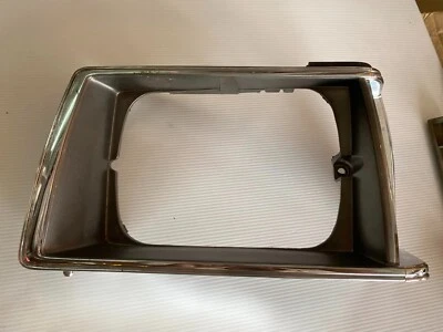 Datsun NISSAN B310 KB310 Headlight Headlamp Bezel lamp (LH) Nos Foto 1 de 4