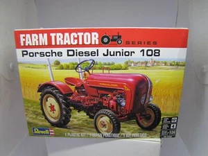 FARM TRACTOR PORSCHE DIESEL JUNIOR REVELL MODEL KIT 1/24 - Picture 1 of 3