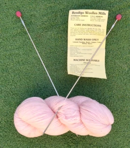 Bendigo Woollen Mills 4-Ply Pink 10WPI Baby Wool Yarn Skein+2US Sz3 Knit Needles - Picture 1 of 1