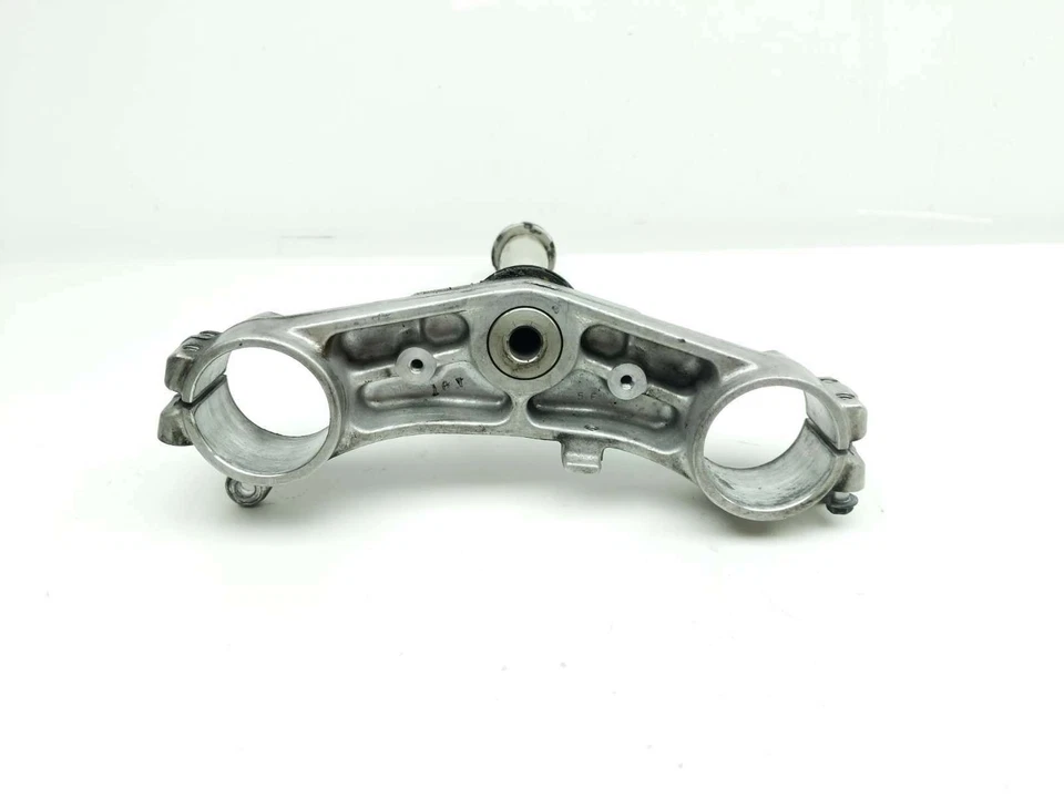 01 02 Abrazadera de árbol de dirección triple inferior inferior inferior Suzuki GSXR1000 Foto 1 de 4