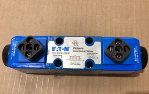 Válvula direccional operada por solenoide Eaton DG4V-3-6C-MU-ED6-60 240V - Imagen 1 de 2