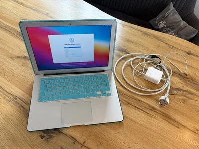 Apple MacBook Air, 13 Zoll, i5 1.4GHz, 128GB, 4GB, 2014 - Bild 1 von 4