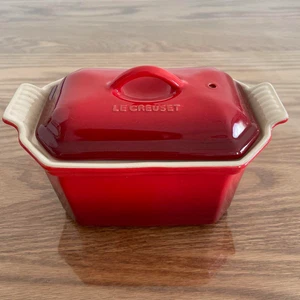 LE CREUSET Heritage Terrine (w/Press) 0.6L Beetroot Red Cookware - Picture 1 of 9