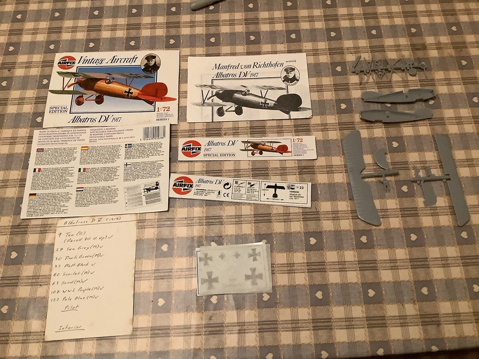 Vintage Airfix 1/72 scale Albatros DV 1917 Red Baron Manfred Von Richthofen  - Image 1 of 1