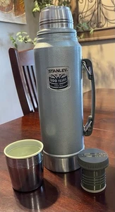STANLEY Termo con Mango Acero Inoxidable 100 Aniversario 2 Qt - 1.9 L - Imagen 1 de 9