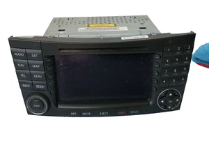 2003 - 2008 Mercedes E320 Audio Radio Navigation Screen P: A 211 827 63 42 OEM ! - Picture 1 of 5
