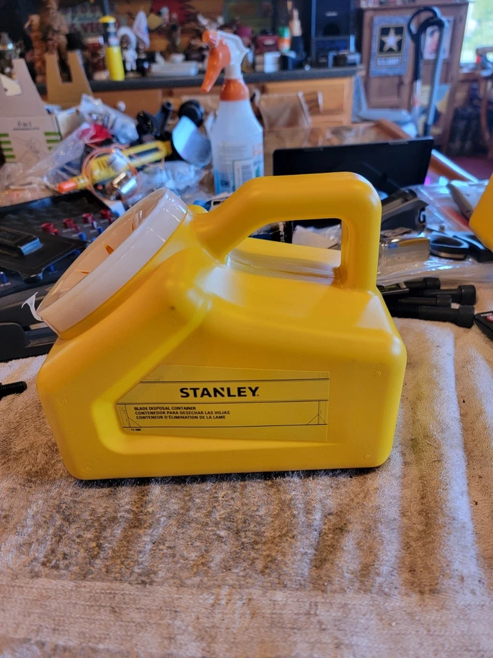 Контейнер для утилизации лезвий Stanley, устойчивое к проколам безопасное острое лезвие 11-080 - Изображение 1 из 4
