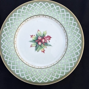 Fitz and Floyd Winter Holiday 12" Buffet/Serving Plater Classic Choices Wreath - Picture 1 of 3