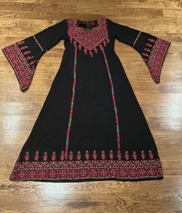 New Palestinian Hand-Stitched Embroidered Traditional Tatreez Thobe Small $900 - Picture 1 of 8