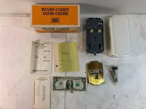 Vintage MIAMI CAREY VINTAGE MID CENTURY White NON-ELECTRIC DOOR BELL, M-266W - Picture 1 of 5