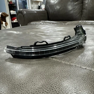 Luz indicadora de señal de giro del espejo Hella para Audi A4 A5 8W0949102A 8W0949102 Foto 1 de 4