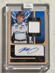 Memorabilia Panini Turn Four 2025 Noah Gragson Race-usado automático/75 #MA-NGN NASCAR - Imagen 1 de 2