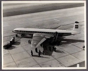 BEA BRITISH EUROPEAN AIRWAYS DE HAVILLAND COMET 4B LARGE ORIGINAL PHOTO 3 B.E.A. - Picture 1 of 2