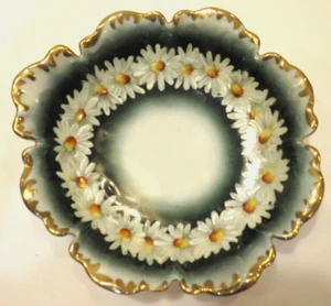 Daisy Chain Hand Painted Dish Bowl Germany Green Gold Scalloped Edge Vintage - Picture 1 of 8
