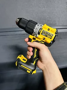 New Dewalt 20v Max XR Brushless 1/2 Inch Hammer Drill 2-Speed Driver DCD805 - Picture 1 of 4