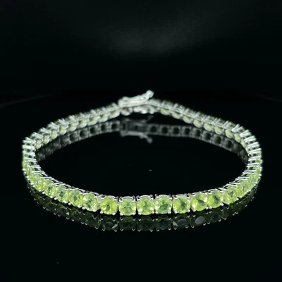 925 Silver Bracelet with Natural peridot. - Image 1 of 4