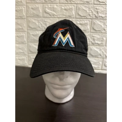 Gorra de béisbol New Era 9TWENTY Miami Marlins negra ajustable para mujer Foto 1 de 4