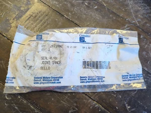 Genuine OEM GM Rear Axle Seal 12471686 - Picture 1 of 3