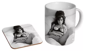 Amy Winehouse BW - Juego de regalo de taza de café/té y montaña rusa - Imagen 1 de 1