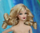 Modèle nu Muse Barbie blonde cheveux bouclés yeux verts lèvres de vin Mackie NEUF 4 OOAK