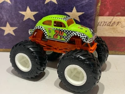 HOT WHEELS MONSTER TRUCKS, VW ESCARABAJO, 2024 VERDE SUELTO BONITO Foto 1 de 4