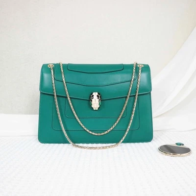 Bolso de hombro BVLGARI mediano Serpenti Forever cadena piel de becerro verde Foto 1 de 4