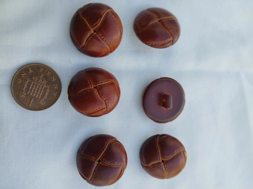 BRAND NEW DARK  TAN PLASTIC FOOTBALL 22mm BUTTONS SINGLE SHANK X 6 - Image 1 of 1