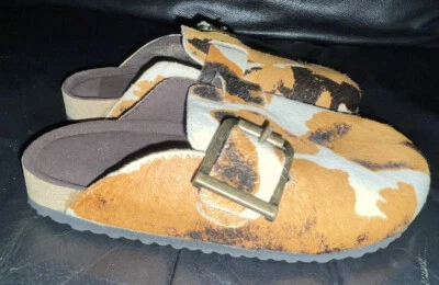 CLOGS MÄDCHEN GRÖßE UK 9 ANIMAL PRINT NEXT NEU NIE GETRAGEN - Bild 1 von 4