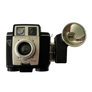 Near Mint condition Vintage 1950s Kodak Brownie Twin 20 Color Film Camera - Picture 1 of 20