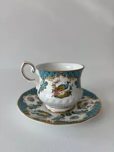 Vintage Rosina Queen's Blue "BIRDS OF PARADISE" Tea Cup and Saucer Set England - Picture 1 of 7