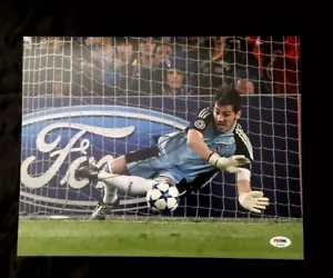 REAL MADRID SPAIN IKER CASILLAS AUTOGRAPHED 11" x 14" PHOTOGRAPH PSA DNA P18922 - Picture 1 of 1