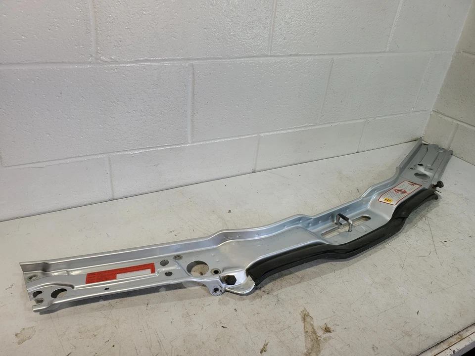 1992-1998 Audi A6 Radiator Support Upper Tie Bar 4A0-805-591-A - Image 1 of 4