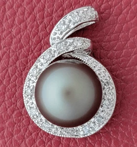Beautiful Tahitian Black Pearl 10.50mm and Diamond 18K White Gold Pendant - Picture 1 of 2