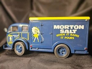 Danbury Mint 1950s Morton Salt Delivery Truck 1:24 Scale Inv. #4705 - Picture 1 of 8