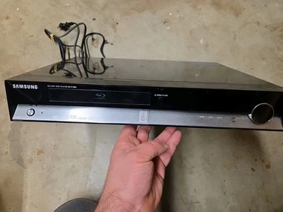 Samsung BD-P1000 Blu-Ray Disc Reproductor de DVD CD 5.1 HDMI Tarjeta SD Probado y Funcionando Foto 1 de 4