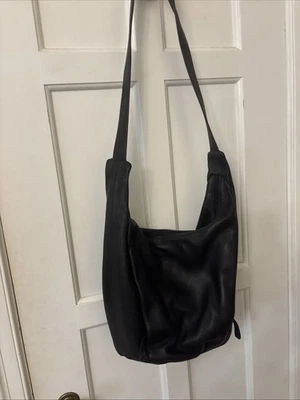 Bolso hobo de cuero negro Wilson's Cartera de cuero Correa ajustable para el hombro Bolso de mano Foto 1 de 4