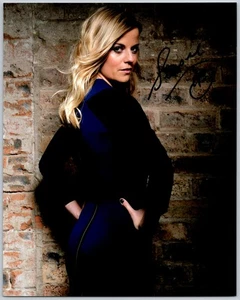 Susie Wolff Signed Autographed 8x10 Photo Racing - Picture 1 of 1