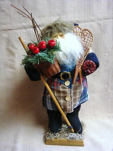BABBO NATALE 15" - Sci e ciaspole / giacca patchwork e cappello pelliccia / cestino vimini - Foto 1 di 11